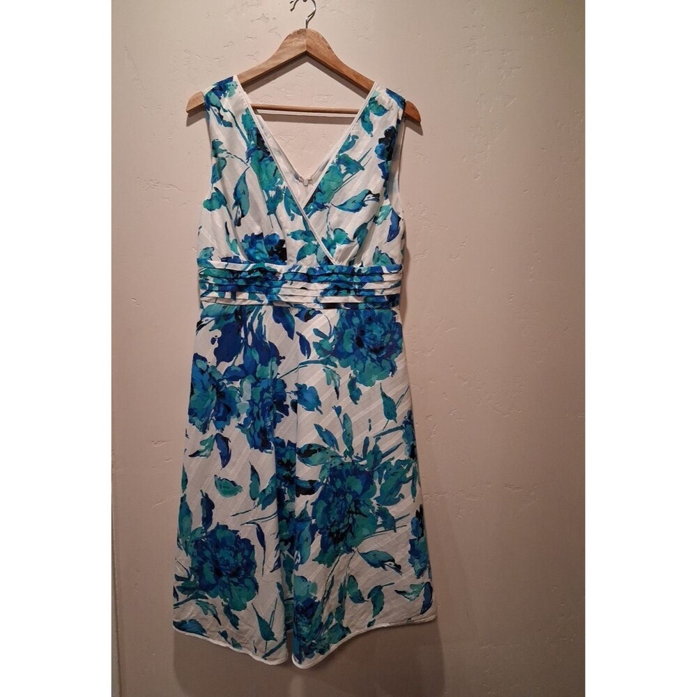 Cottagecore Romantic BlueWhite Floral Dress Slvless VNeck Ruched Waist Midi Sz14